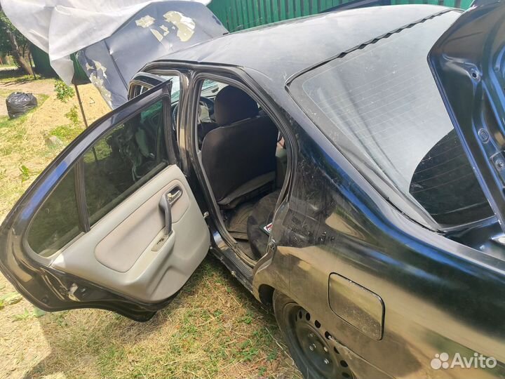 Nissan Primera 1.6 MT, 2000, битый, 250000км