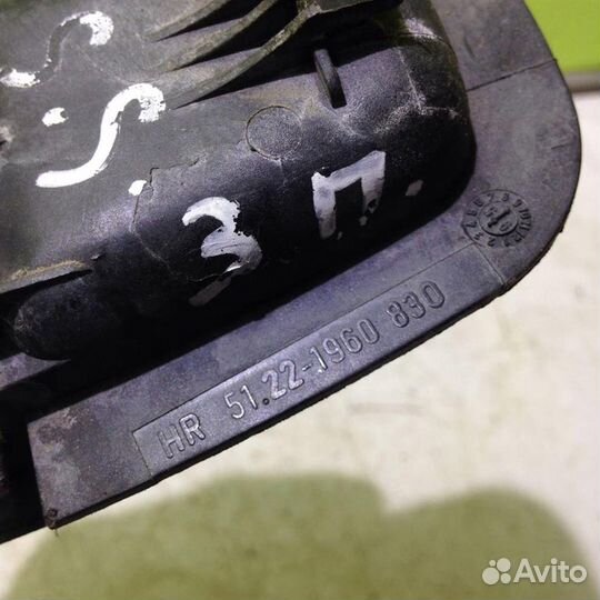 Ручка двери задней внутренняя правая бмв Е36