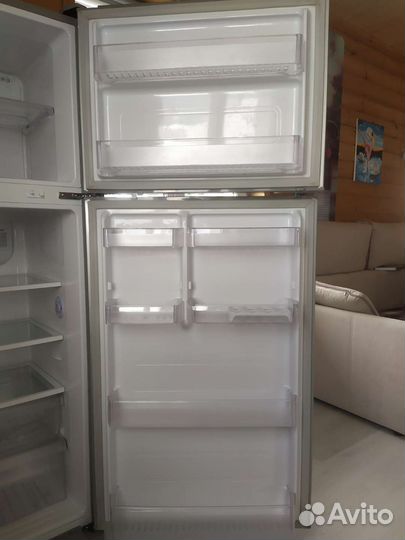 Холодильник вместительный в отличном состоянии
