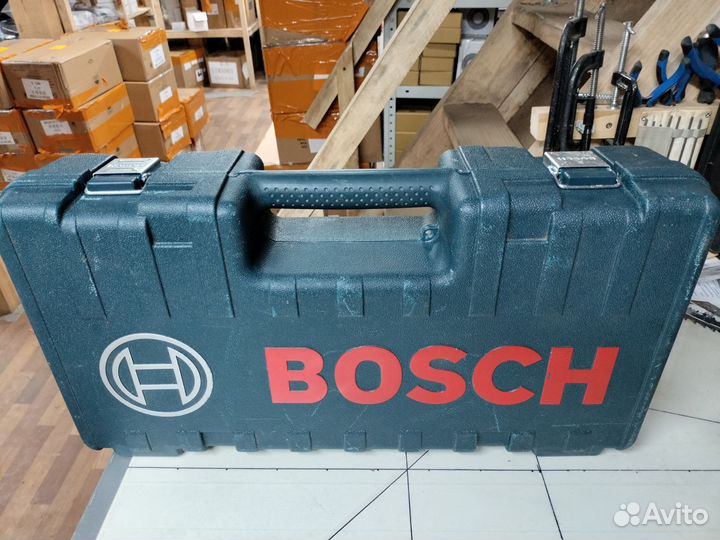 Сабельная пила Bosch Professional GSA1100E