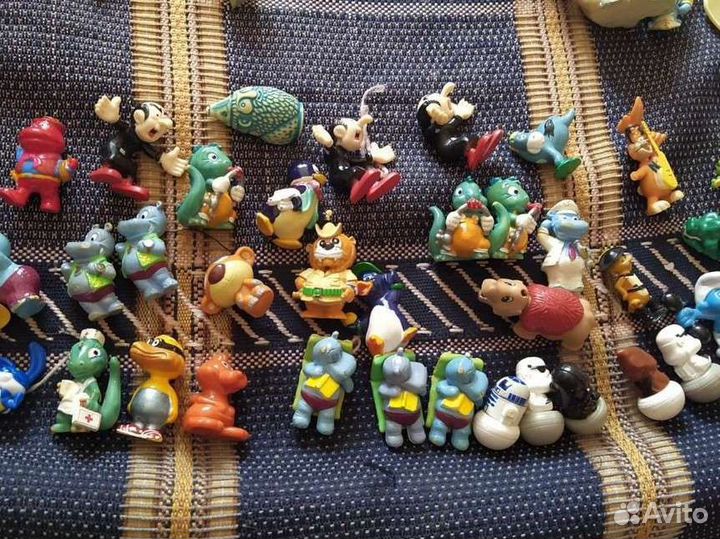 Игрушки из Киндер сюрпризов старых