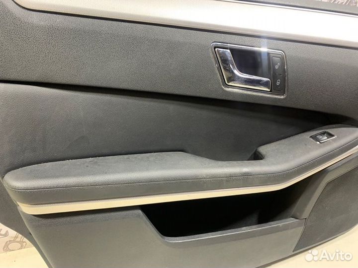 Обшивка двери передняя левая Mercedes E W212