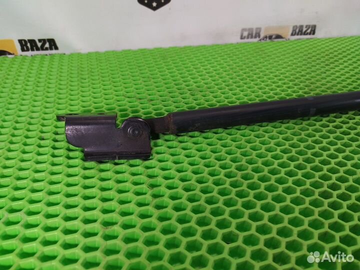 Амортизатор крышки багажника Volvo XC60