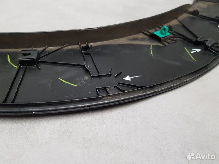 Накладка арки крыла переднего левого L