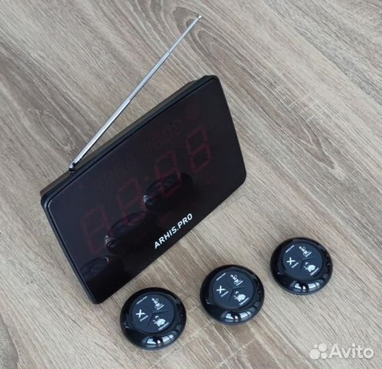 Влагозащищенная кнопка вызова персонала и табло