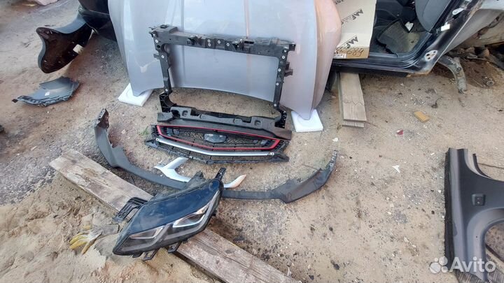 Geely кулрей капот фара