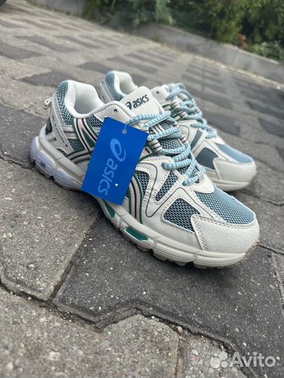 Кроссовки asics