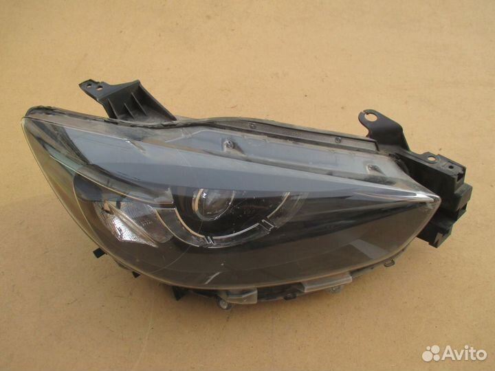 Фара правая LED светодиодная Mazda CX 5