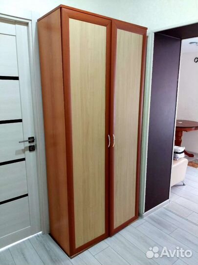 Шкаф двухстворчатый с полками бу