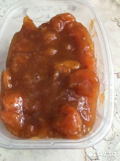 Домашние заготовки из ягод, чеснок,капуста свежая