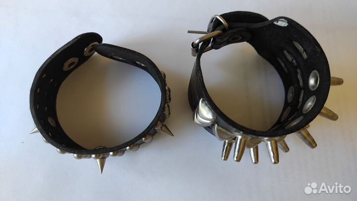 Кожаные браслеты с шипами