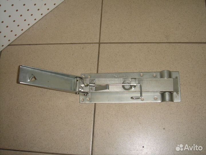 Замок бортовой накладной Schmitz R