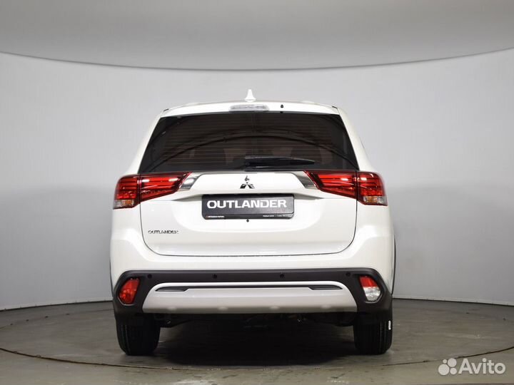 Mitsubishi Outlander 2.0 CVT, 2022