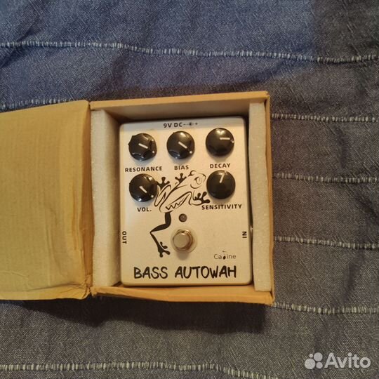 Гитарная педаль Caline CP-85. Для баса
