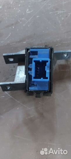 Кнопка салона Nissan Skyline v35