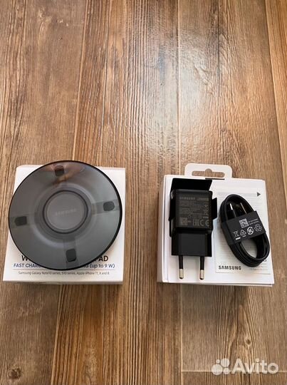 Беспроводное зарядное устройство Samsung