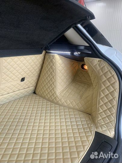 3д коврики в багажник Lexus LX500d