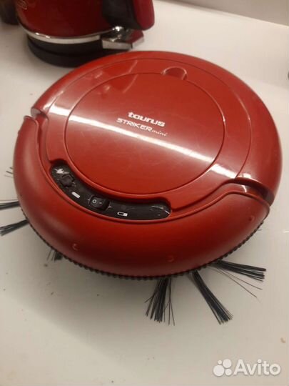 Робот пылесос Taurus striker