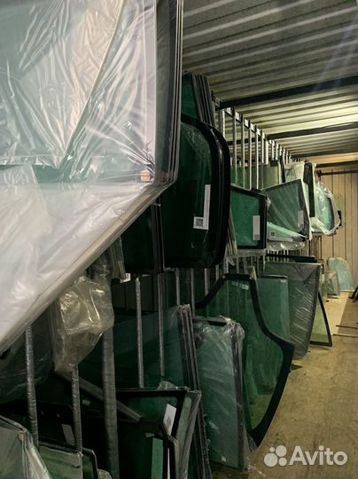 Стекло переднее Мини-погрузчик Venieri VF 1.33 B