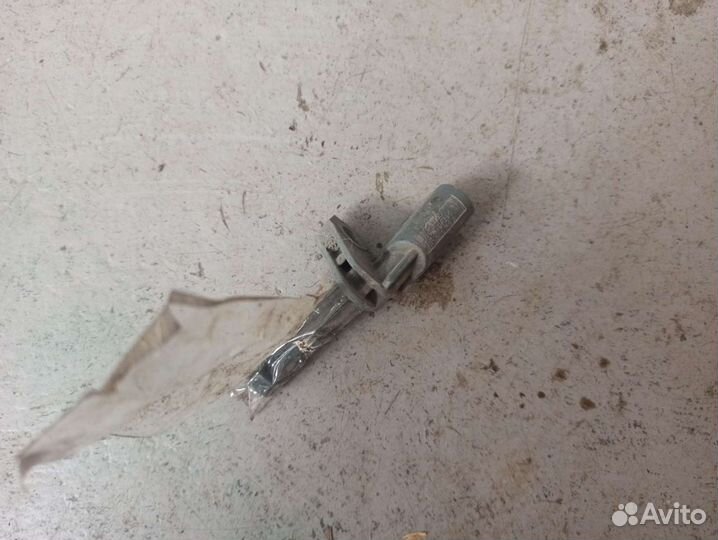 Датчик ABS задний левый VW Passat B7