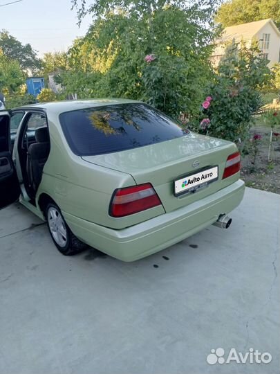 Nissan Bluebird 1.8 AT, 1996, 350 000 км