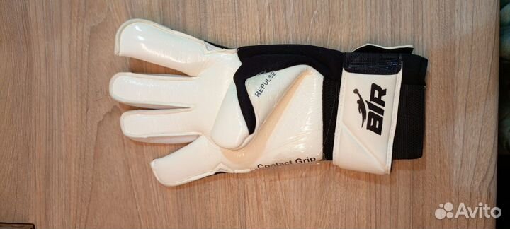 Футбольные вратарские перчатки B1R