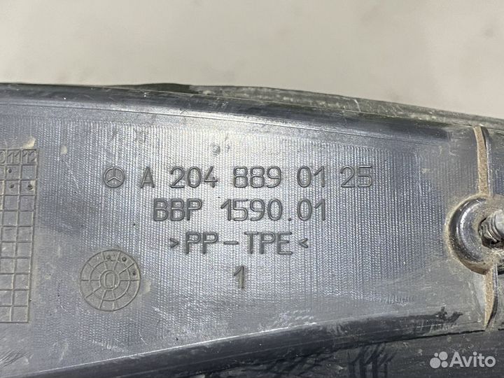 Пыльник левого крыла Mercedes C W204