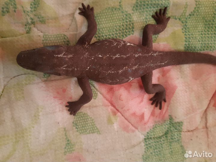 Резиновая лягушка ящерица жук