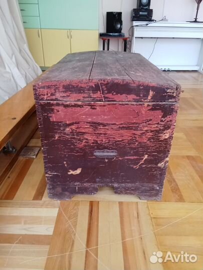 Сундук старинный