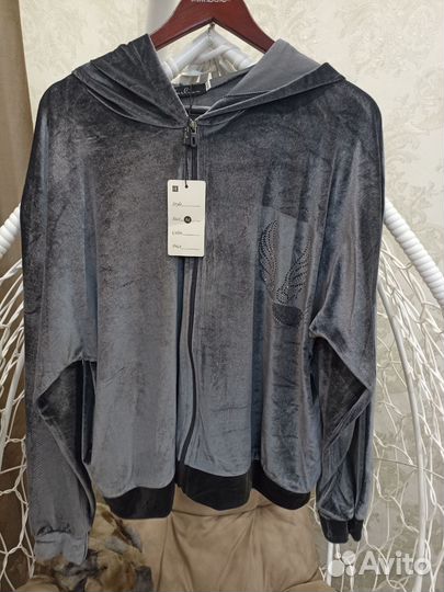 Спортивный костюм женский новый