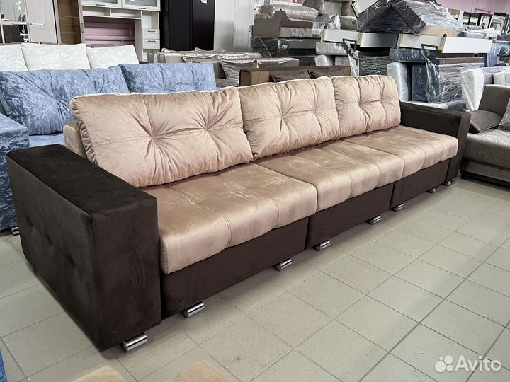 Диван вместительный