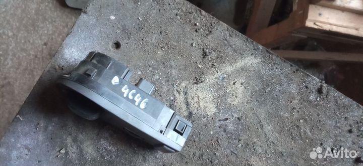 Выключатель свет, аварийная останока вольво