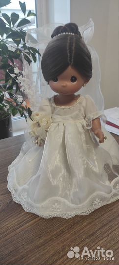 Кукла в свадебном платье precious moments