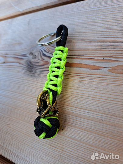 Брелки и темляки из паракорда с бусинами