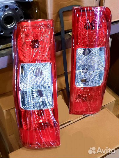Фонари задние Форд Транзит с 2000 по 2014 год