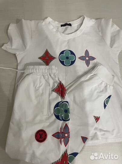 Спортивный костюм