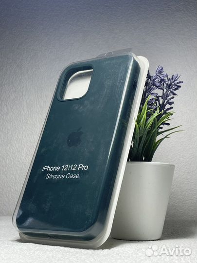 Чехол на iPhone 12