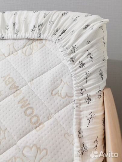 Простыня на резинке для детской кровати