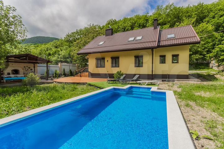 Дом 210 м² на участке 14 сот.