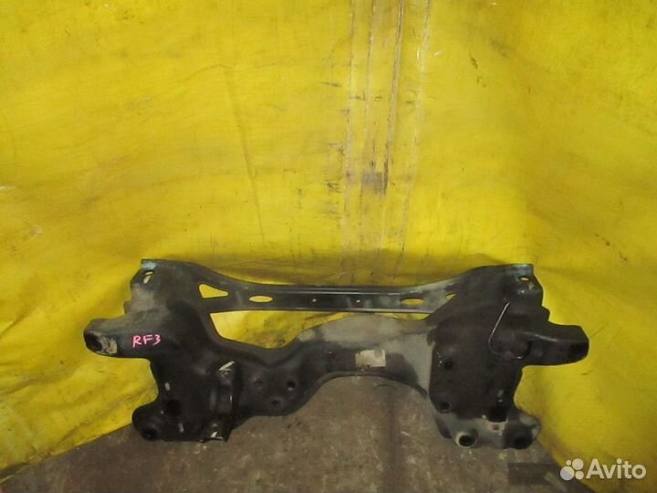 Подрамник Honda Stepwgn RF3