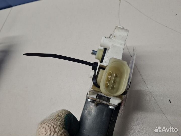 Моторчик стеклоподъёмника передний левый BMW 3 E92