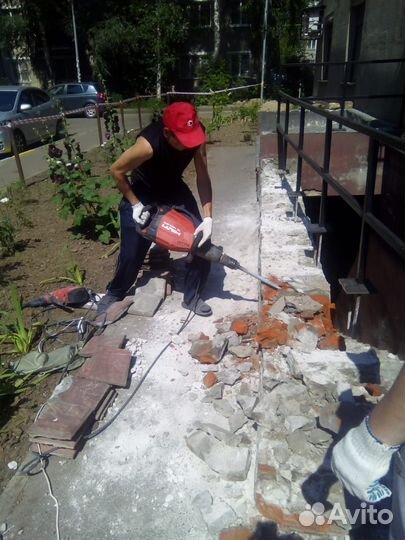 Демонтажные работы помещений, домов, полов, стен