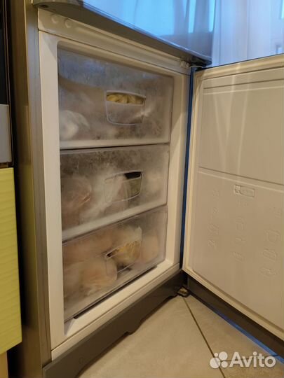 Холодильник indesit