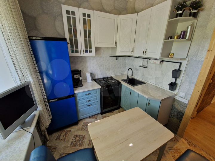 2-к. квартира, 57 м², 2/4 эт.