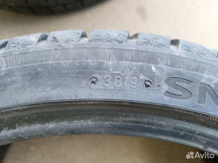 Triangle Snowlink TWT02 255/35 R19