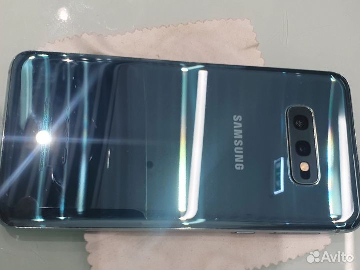 Samsung Galaxy S10e, 8/128 ГБ