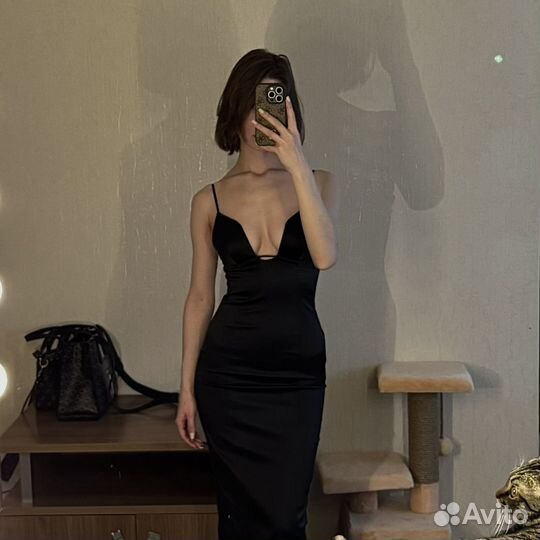 Вечернее платье-футляр love republic