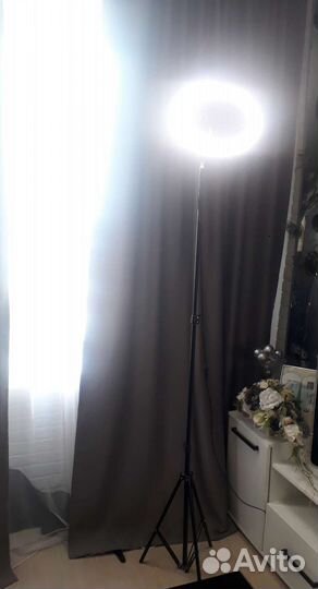 Штатив с лампой