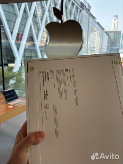 Продам новый MacBook pro(2024г) на M4