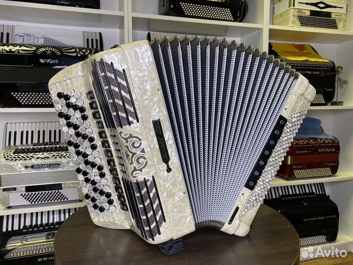 Баян Bugari Armando ChampionCass